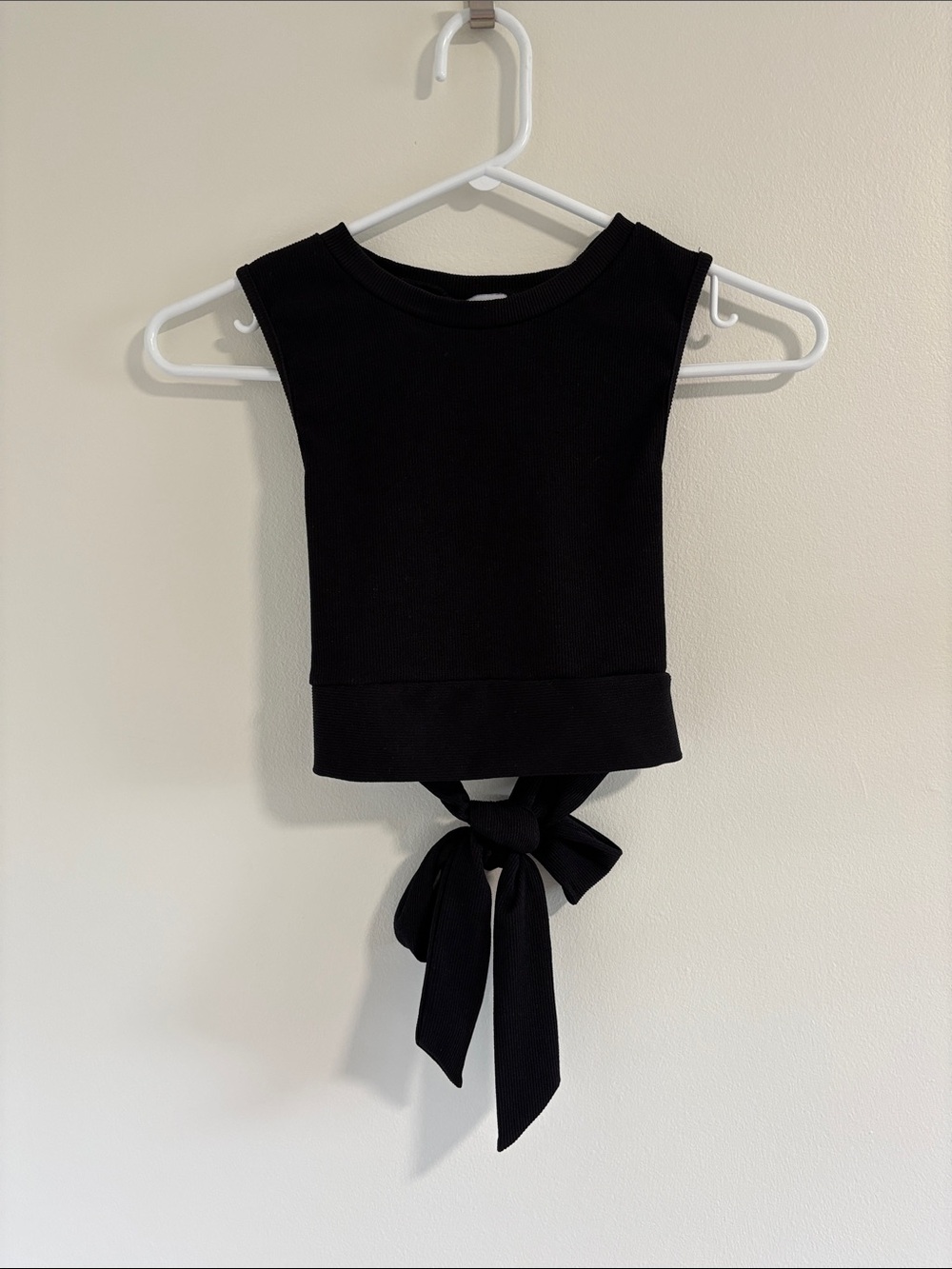 Princess Polly Black Tie-Back Ribbed Crop Top with Bow Detail Size 6